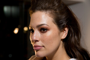 prabal-gurung-bks-m-rf19-1858.thumb.jpg.a882126cd2a891f6139997c5521ad23f.jpg