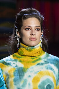 prabal-gurung-clp-rf19-0063.thumb.jpg.888e9dd3f48fff55813c1f49d26b8135.jpg