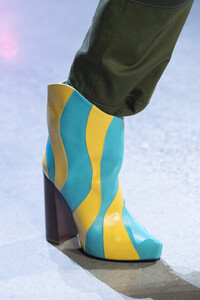 prabal-gurung-clp-rf19-0137.thumb.jpg.1c64ebc4ee55ca2a5a139f9f35ae7803.jpg