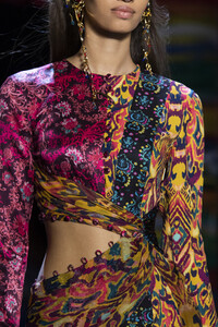 prabal-gurung-clp-rf19-0169.thumb.jpg.18586176535eb00b21c86576feaa695f.jpg