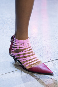 prabal-gurung-clp-rf19-0196.thumb.jpg.e9ceaaf6f859cc100e59e5b514fc33e3.jpg