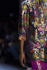 prabal-gurung-clp-rf19-0384.thumb.jpg.9f4c266556246434814d5c2db4c06d54.jpg