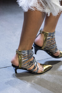 prabal-gurung-clp-rf19-0429.thumb.jpg.26c0d50c76321dc5bf7d7b675b353867.jpg