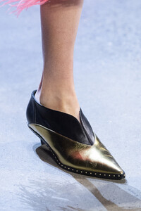 prabal-gurung-clp-rf19-0466.thumb.jpg.a6a23d6a336d7ca0181e8625e3301514.jpg