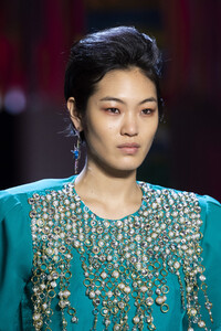 prabal-gurung-clp-rf19-0519.thumb.jpg.6fca0b01257c9008082cc6393e42c04f.jpg