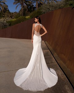 pronovias_59943804_2385926318093261_8433774687242869288_n.jpg