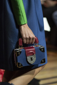 schiaparelli-hc-clp-rs19-2919.thumb.jpg.57980a28b1e5c9031a2abe3903860122.jpg