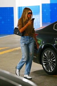 sofia-richie-leaving-a-medical-building-in-beverly-hills-05-21-2019-2.jpg