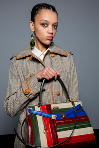 tory-burch-bks-g-rf19-4930.thumb.jpg.a9a7c265cadd6870e614286107820658.jpg
