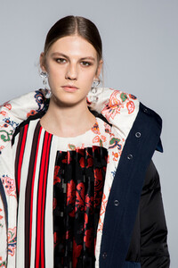 tory-burch-bks-g-rf19-5127.thumb.jpg.f1a4e9546997689aa1517650e4e5babe.jpg
