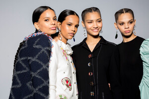 tory-burch-bks-g-rf19-5154.thumb.jpg.242d903229c647828c009d835e705b3f.jpg