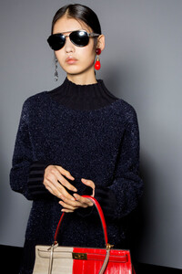 tory-burch-bks-g-rf19-5237.thumb.jpg.8cfb879768c47c1bd04b6c8c0a81dc5e.jpg