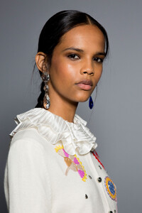 tory-burch-bks-g-rf19-5284.thumb.jpg.9eb8839d2afaa6b5d7cdf77bb0f65f77.jpg