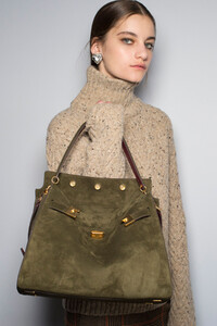 tory-burch-bks-g-rf19-5476.thumb.jpg.0a0fd75fe9a1a82cb57deb9ba5c0fd2d.jpg