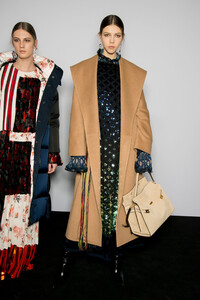 tory-burch-bks-v-rf19-3132.thumb.jpg.c5d11f8350594eefc10aab1d8d0a9b74.jpg