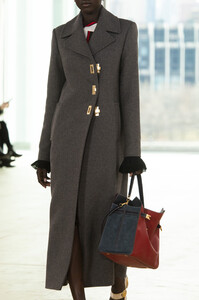 tory-burch-clp-rf19-2691.thumb.jpg.82ea170080ca843cd662c3c4585895af.jpg