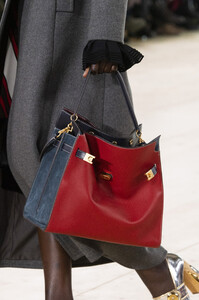 tory-burch-clp-rf19-2693.thumb.jpg.75d6557d98153756f8bb4f8776327018.jpg