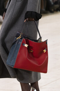 tory-burch-clp-rf19-2694.thumb.jpg.4786eefea9121c62012167c6d5a1b594.jpg