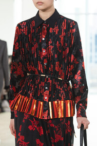 tory-burch-clp-rf19-2706.thumb.jpg.126c5094afd5a5f52e08d9f71853d3ab.jpg
