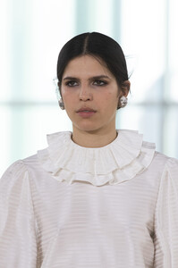 tory-burch-clp-rf19-2738.thumb.jpg.275e520b771d20e4f19305feb703da91.jpg
