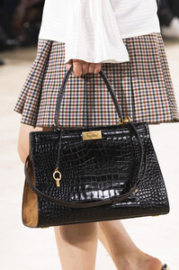 tory-burch-clp-rf19-2747.thumb.jpg.893b078a8bbd9106d934abb408dbaebf.jpg