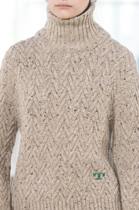 tory-burch-clp-rf19-2772.thumb.jpg.c45cb9ca568f2d9a9654bc082036cd73.jpg