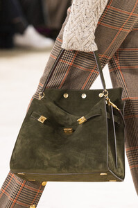 tory-burch-clp-rf19-2780.thumb.jpg.490cf12a65e1684c4a0f88b3be32c0e9.jpg