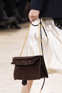tory-burch-clp-rf19-2796.thumb.jpg.596d1c7be5d89b600a941d7e4e401fd8.jpg