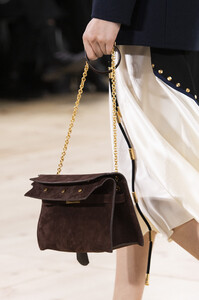 tory-burch-clp-rf19-2797.thumb.jpg.7376ce7a959429c0f81f460a115beab6.jpg