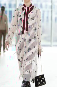 tory-burch-clp-rf19-2800.thumb.jpg.a1cc2aeca253a96c7ea0712706695a63.jpg