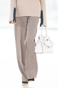 tory-burch-clp-rf19-2824.thumb.jpg.16dabad1e839c151ee374a4e9a664999.jpg