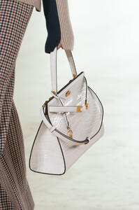tory-burch-clp-rf19-2835.thumb.jpg.9200bb83e2bd09a2abf0ae33865e5aaa.jpg