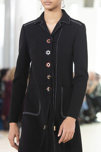 tory-burch-clp-rf19-2847.thumb.jpg.892e6281bb9986cb56dfceb604b74cbe.jpg