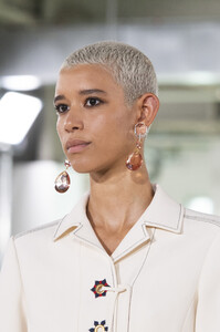 tory-burch-clp-rf19-2910.thumb.jpg.608addc8d90ddb71306d7ce5bc0bd7d5.jpg