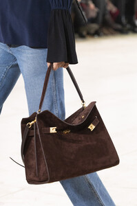 tory-burch-clp-rf19-2926.thumb.jpg.d283b72ffaa9a3ed470093eab3d55311.jpg
