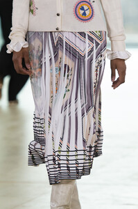 tory-burch-clp-rf19-2999.thumb.jpg.52e719537528d5f08022b6b9faf9e51f.jpg