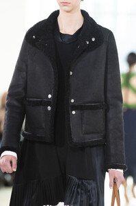 tory-burch-clp-rf19-3052.thumb.jpg.49b0ce1d83904a8fbf36c7053317df1b.jpg