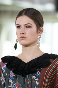 tory-burch-clp-rf19-3137.thumb.jpg.43c06090f2abd8a9f3a00485485e004e.jpg
