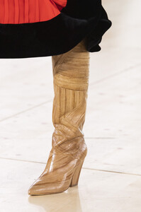 tory-burch-clp-rf19-3186.thumb.jpg.b4f821bd32cbf0bfea157fd71797505d.jpg