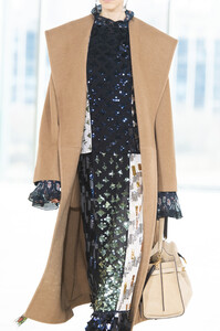 tory-burch-clp-rf19-3200.thumb.jpg.1253905029a49adf1a812cc85a50c341.jpg