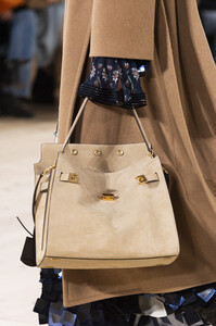 tory-burch-clp-rf19-3210.thumb.jpg.eb8b6d06615e9b903de4636bd1011a53.jpg