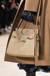 tory-burch-clp-rf19-3215.thumb.jpg.5ba6f72746dbcd8745672a8a0dc5494b.jpg