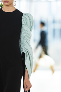 tory-burch-clp-rf19-3353.thumb.jpg.530d66e8d00d21a5570f86d03f304e68.jpg