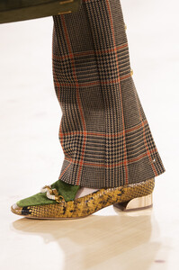 tory-burch-clp-rf19-3415.thumb.jpg.8bc39a4089a3f374bc407c72f26a5457.jpg