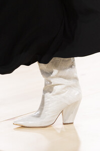tory-burch-clp-rf19-3480.thumb.jpg.969a7df51c62ba5bd9f7ebc277f31b98.jpg