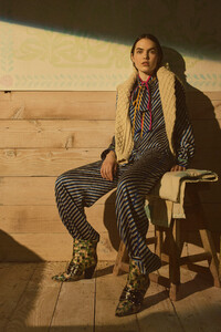 tory-burch-resort-2020-the-impression-007.thumb.jpg.6f783cd34628741766a112078f9c8a78.jpg