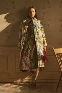 tory-burch-resort-2020-the-impression-016.thumb.jpg.c6f72c9ae7ab1b8c0d8235ac7288a417.jpg