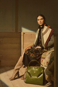 tory-burch-resort-2020-the-impression-020.thumb.jpg.8b38f342030a6f4a76040bfa5e2a097c.jpg