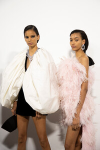 valli-hc-bks-m-rs19-1254.thumb.jpg.90898176f3b74623f58025bfff7fa696.jpg