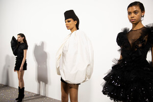valli-hc-bks-m-rs19-1283.thumb.jpg.a74566c9d44682183d0e8196a4481a1d.jpg